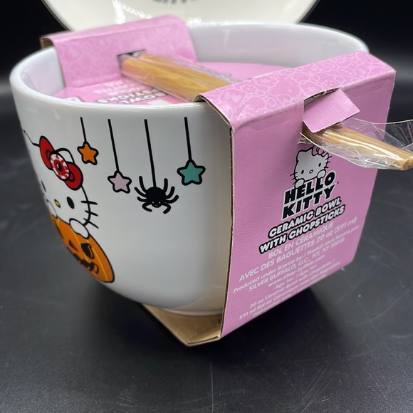 24HR DROP ⬇️ Hello Kitty Halloween plate & Bowl Set - Picture 3 of 9